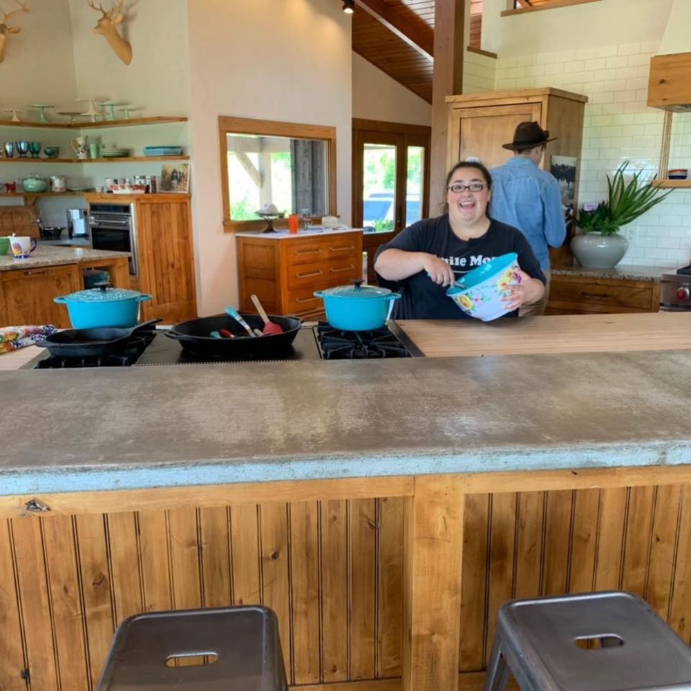 Meet your Posher, Kayla